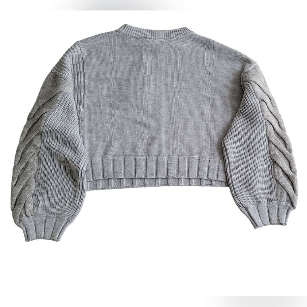 initial NWT Pullover Cropped, Light Grey - Picture 12 of 13